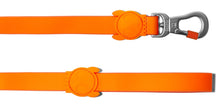 Cargar imagen en el visor de la galería, "Correa para perros Zee.Dog NeoPro Tangerine talla S color naranja impermeable y de fácil limpieza con mosquetón de seguridad - La Mascotería de Andrea"