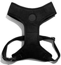 Cargar imagen en el visor de la galería, "Arnés para perro Zee.Dog Gotham Air Mesh talla S con diseño degradado gris y negro, pechera transpirable de malla suave y cierre de seguridad de 4 puntos - La Mascotería de Andrea"