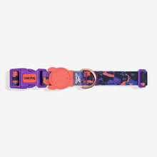 Cargar imagen en el visor de la galería, "Collar para perros pequeños Zee.Dog Reebok Court talla S con diseño inspirado en tenis clásico y cierre de seguridad - La Mascotería de Andrea"
