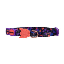 Cargar imagen en el visor de la galería, "Collar para gatos Zee.Cat Reebok Court diseño clásico deportivo con cierre de seguridad - La Mascotería de Andrea"
