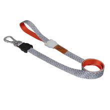 Cargar imagen en el visor de la galería, "Correa para perros mini Zee.Dog Reebok Suede Dog Leash talla XS extra ligera con acabado en gamuza - La Mascotería de Andrea"
