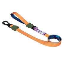 Cargar imagen en el visor de la galería, Correa para perros Zee.Dog Reebok Trekk Dog Leash talla XS con mosquetón de seguridad y diseño deportivo - La Mascotería de Andrea"
