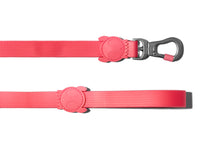 Cargar imagen en el visor de la galería, "Correa para perros Zee.Dog NeoPro Bubblegum talla L color rosado chicle impermeable y de fácil limpieza con mosquetón de seguridad - La Mascotería de Andrea"
