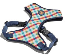 Cargar imagen en el visor de la galería, "Arnés para perro Zee.Dog Phantom Air Mesh talla M en color negro sólido, pechera transpirable de malla suave con sistema de seguridad de 4 puntos y diseño ergonómico - La Mascotería de Andrea"
