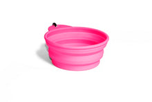 Cargar imagen en el visor de la galería, "Plato plegable para perros y gatos Zee.Dog Go Bowl Pink talla S color rosado de silicona compacta de grado alimenticio para paseos cortos - La Mascotería de Andrea"
